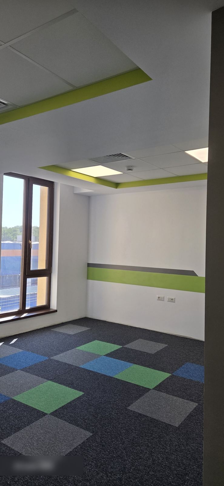 Birou 26 — vedere de ansamblu cu finisaje complete